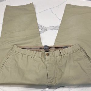 Classic relaxed fit Gap Kahkis 35x30(like new)